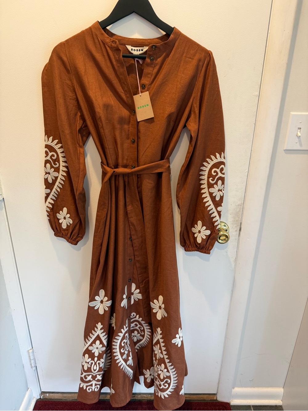 Boden! Linen blend Embroidered Midi Dress with White Floral Trim